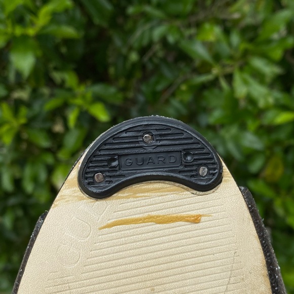 GUESS Zip-Up Heels - Picture 4 of 6